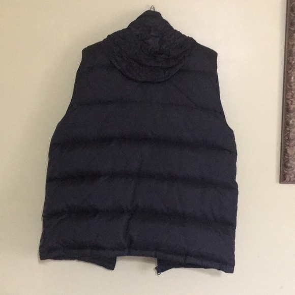 Men’s Gap Puffer Vest - Picture 2 of 6